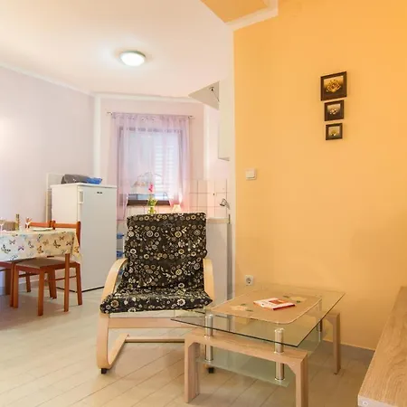 Kristina A Apartment *